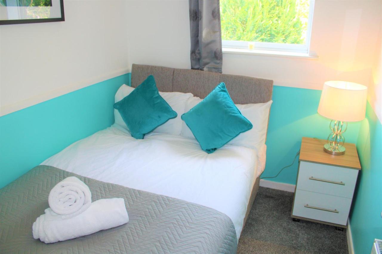 Homely And Budget Friendly 3 Bed House Sleeps 6 Free Parking! Мілтон-Кінз Екстер'єр фото